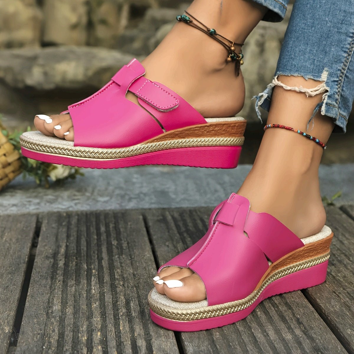 Klein | Bequeme Keilsandalen mit offener Zehenpartie und Plateau 1