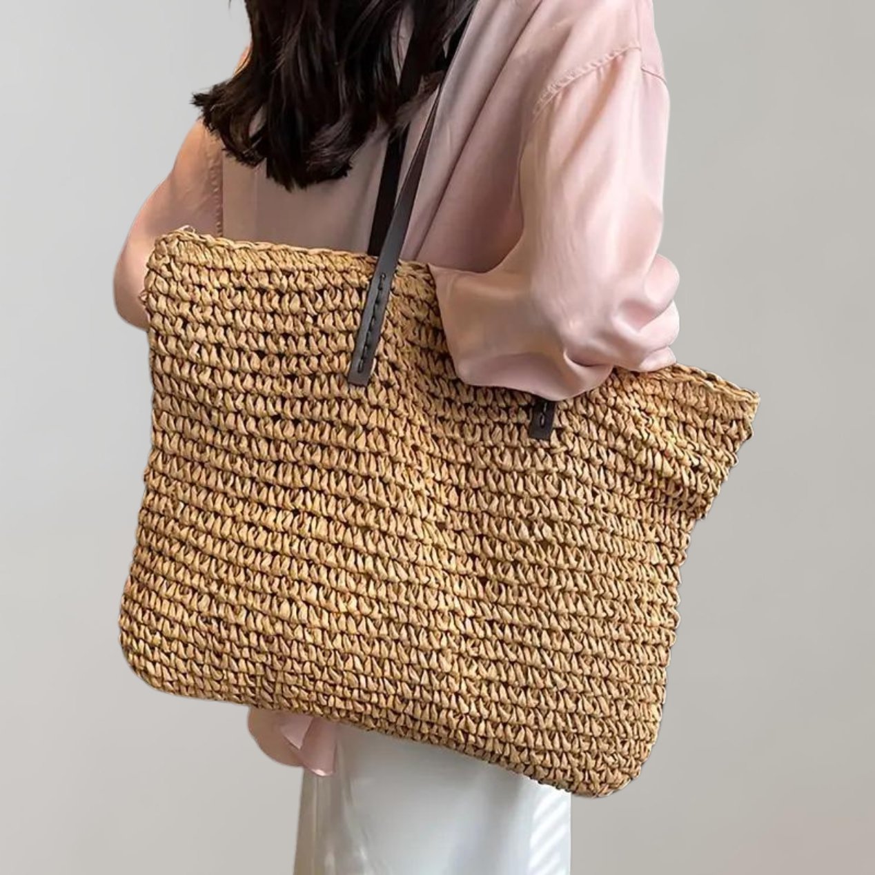 Leonie | Übergroße Schultertasche aus gewebtem Stroh 9