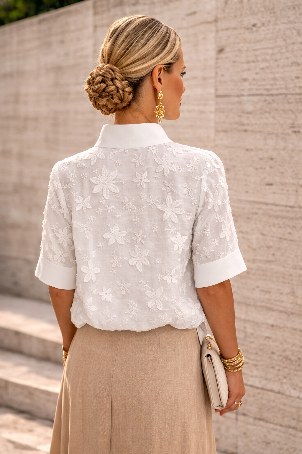 Livia | Elegante Damenbluse mit Stehkragen für festliche Anlässe 1
