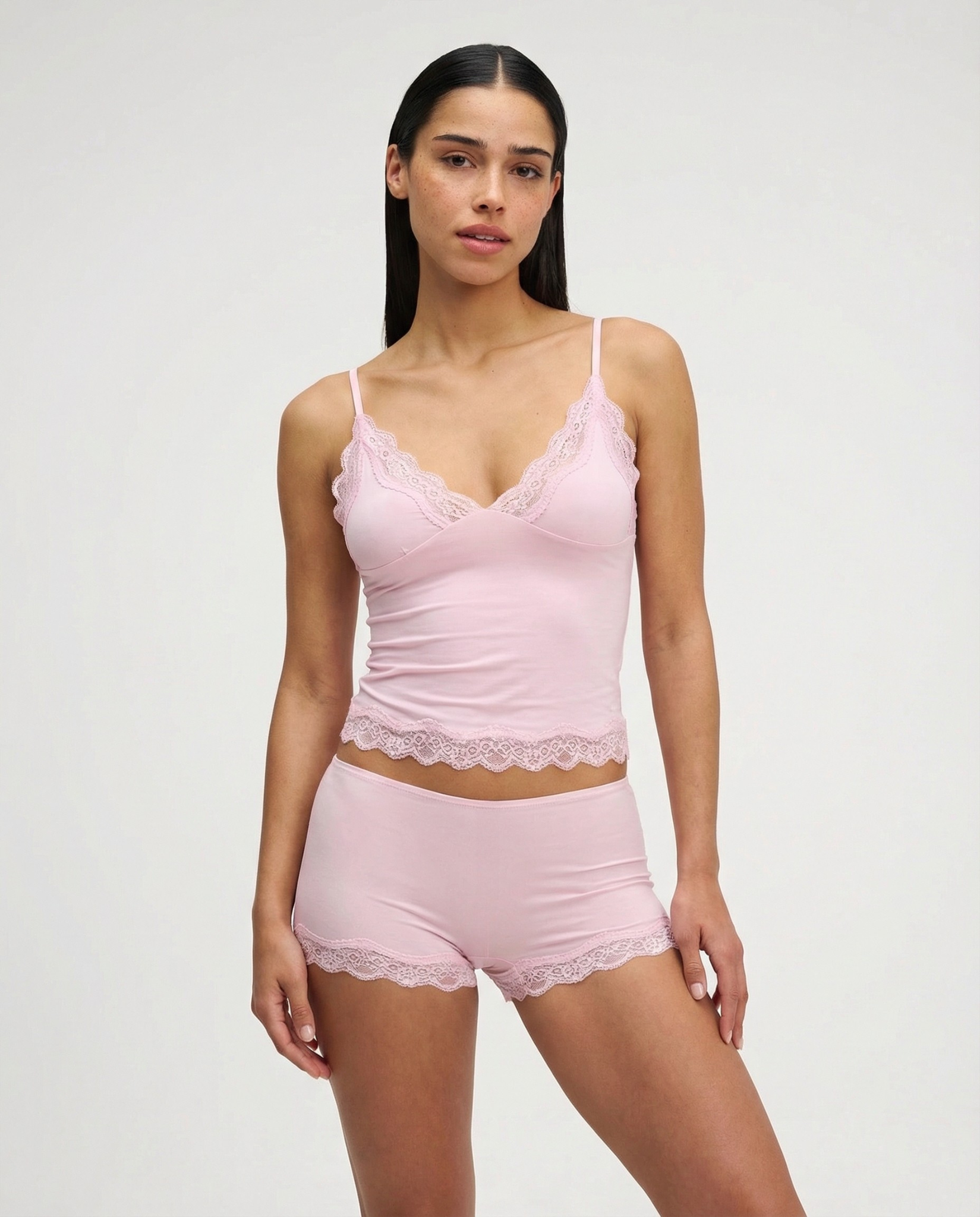 Luna | Elegantes Nachthemd Damen mit Zartem Spitzenbesatz 3