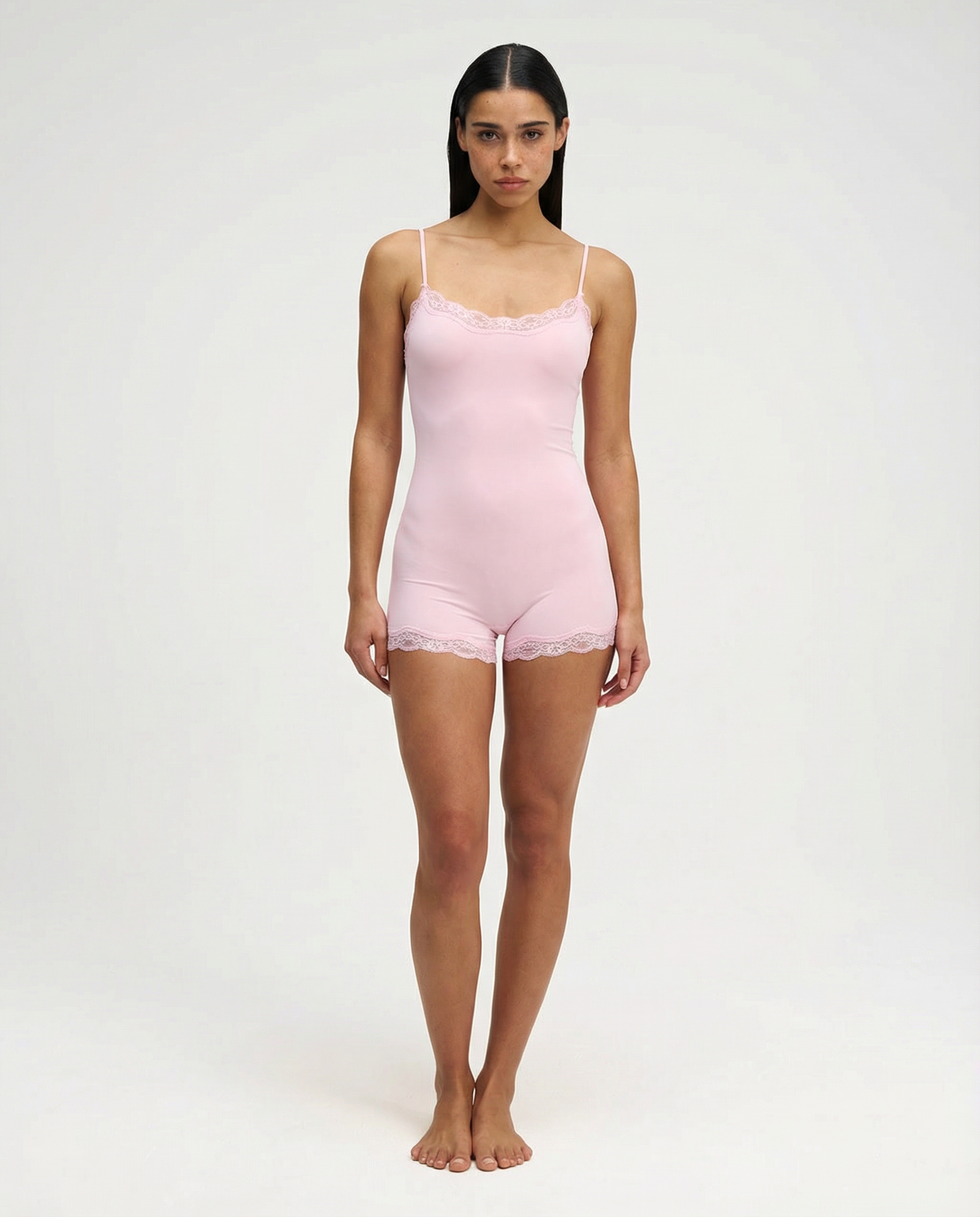 Luna | Zarte Spitze Damen Schlafanzug für Komfort und Eleganz 1