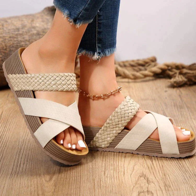 Madeline | Elegante orthopädische Sandalen mit niedrigem Absatz 2