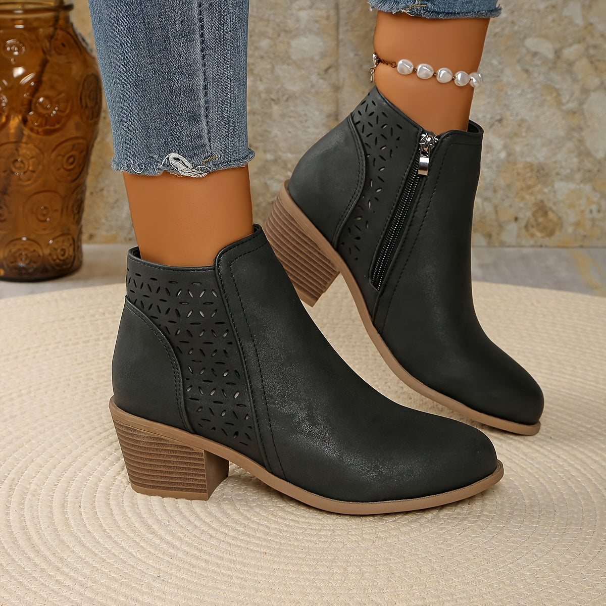 Marie | Lasergeschnittene, atmungsaktive orthopädische Stiefel 1