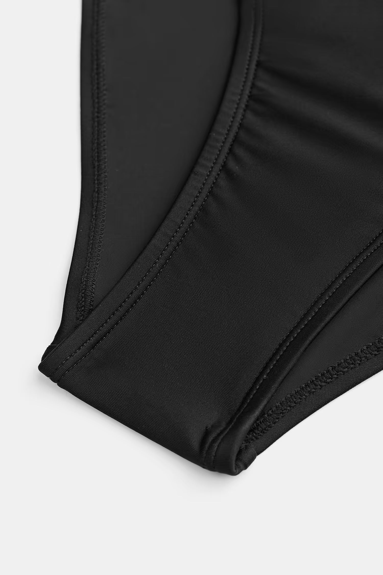 Pura | Eleganter Push-up-Badeanzug mit Mesh-Einsätzen für Damen 1