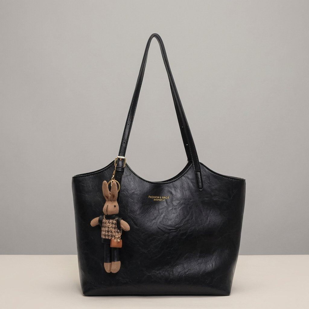 Tracy | Schultertasche aus weichem veganem Leder 6