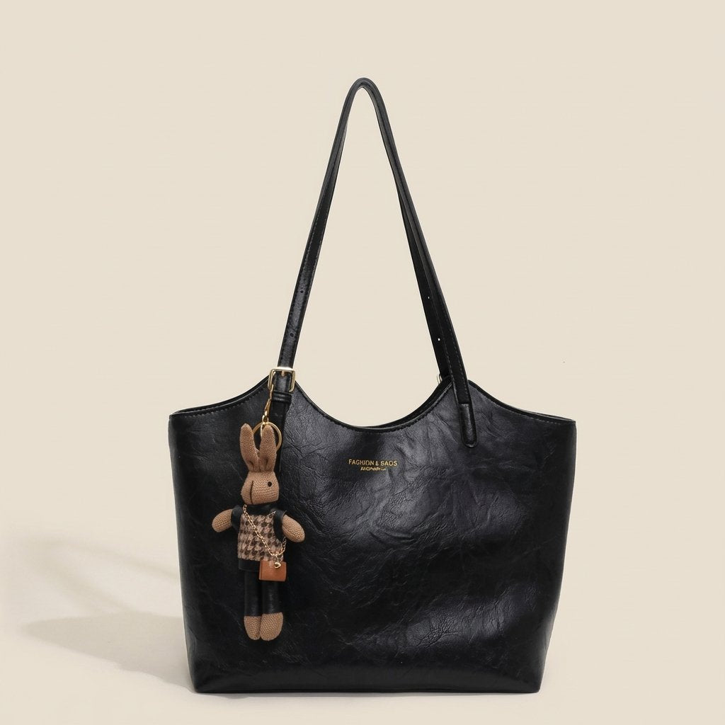 Tracy | Schultertasche aus weichem veganem Leder 8