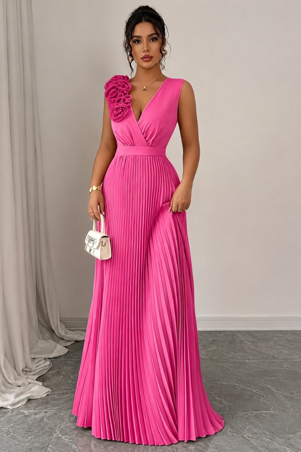 Victoria | Künstlerisch verziertes, plissiertes Abendkleid mit floralen Applikationen 5