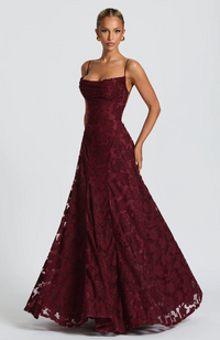 Vesara | Elegantes und glamouröses Maxikleid