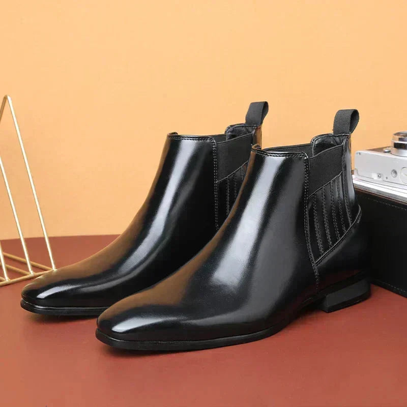 Clara | Klassische Chelsea Stiefeletten mit spitzer Zehenpartie