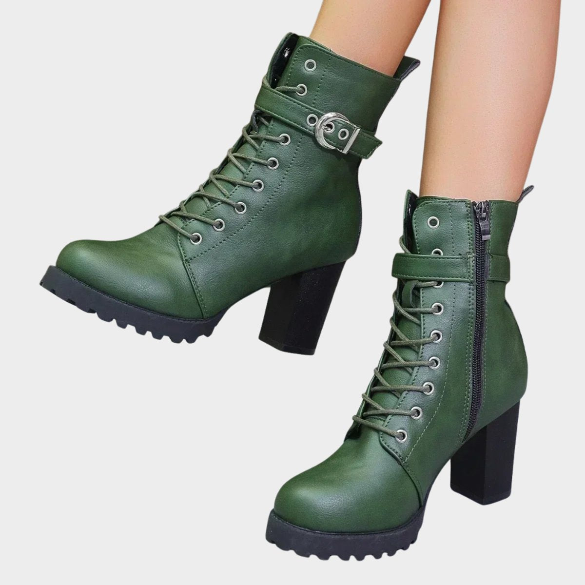 Madison | Markante Combat Stiefeletten mit Blockabsatz und Schnallenriemen