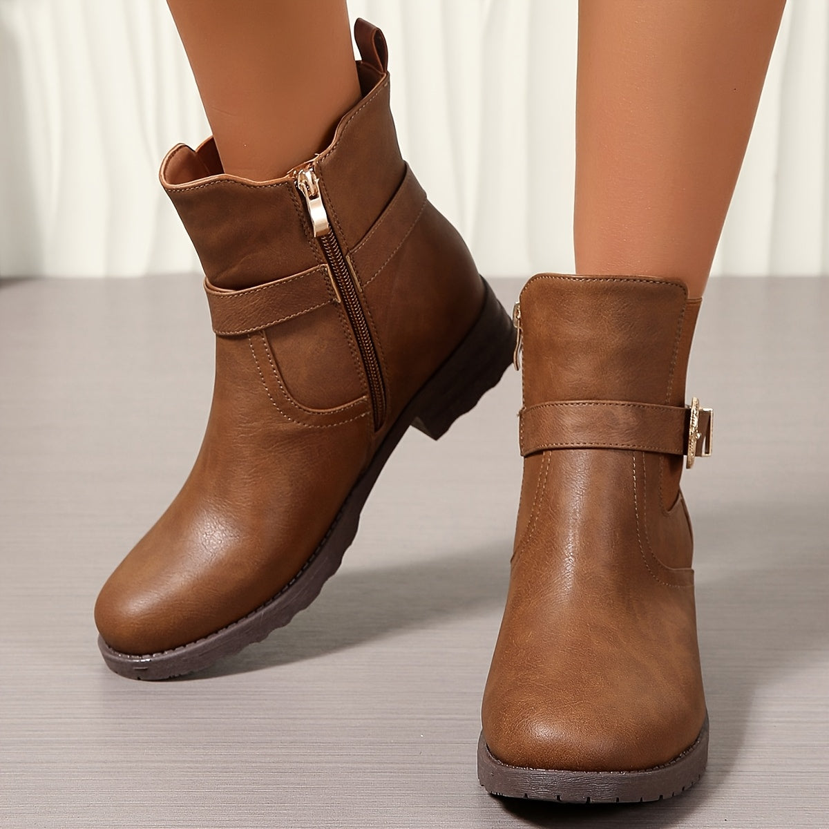 Emily | Stilvoll Western inspirierte Stiefeletten mit Schnallendetail