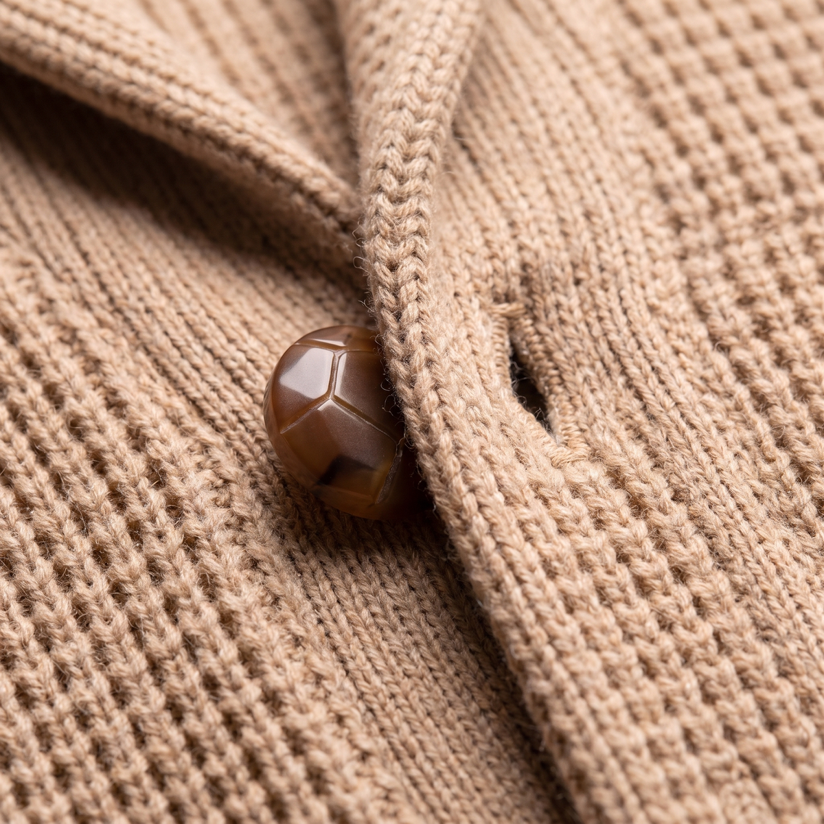 ALEXANDER MATTHEW | Vintage Cardigan mit Volcanic Stone-Buttons
