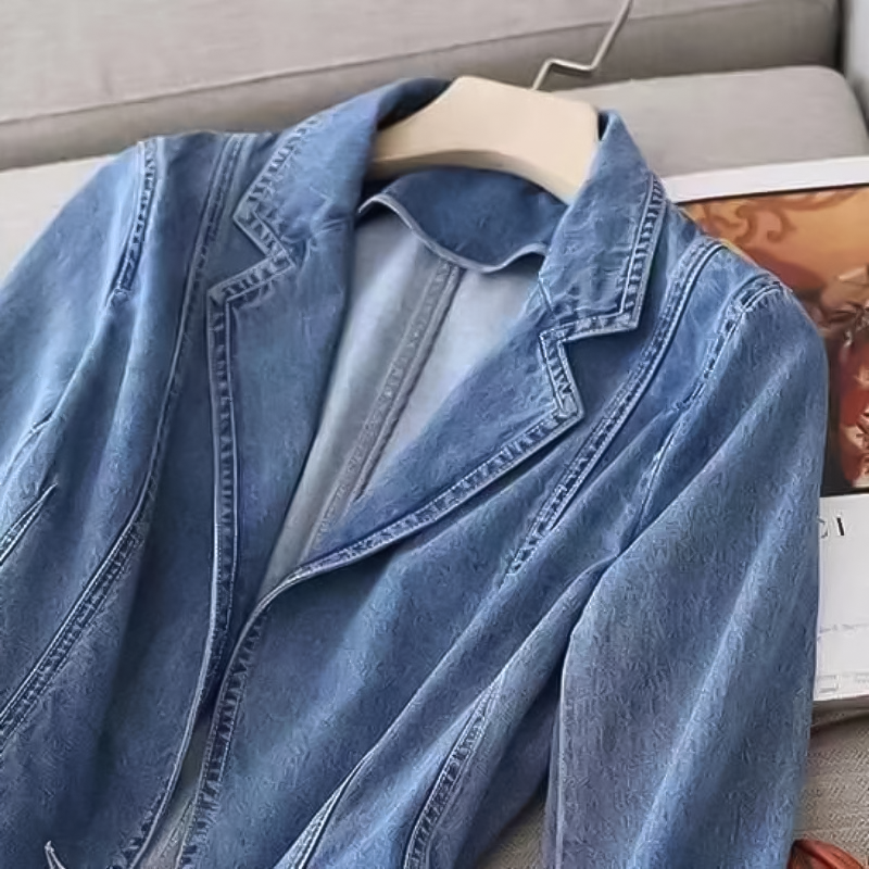 Karolin | Lässiger und raffinierter Damen Denim Blazer