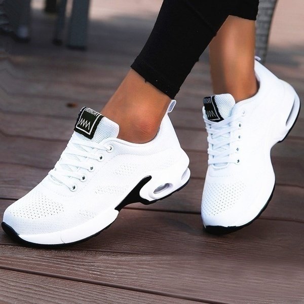Nora | Leichte und bequeme orthopädische Slip On Sneaker