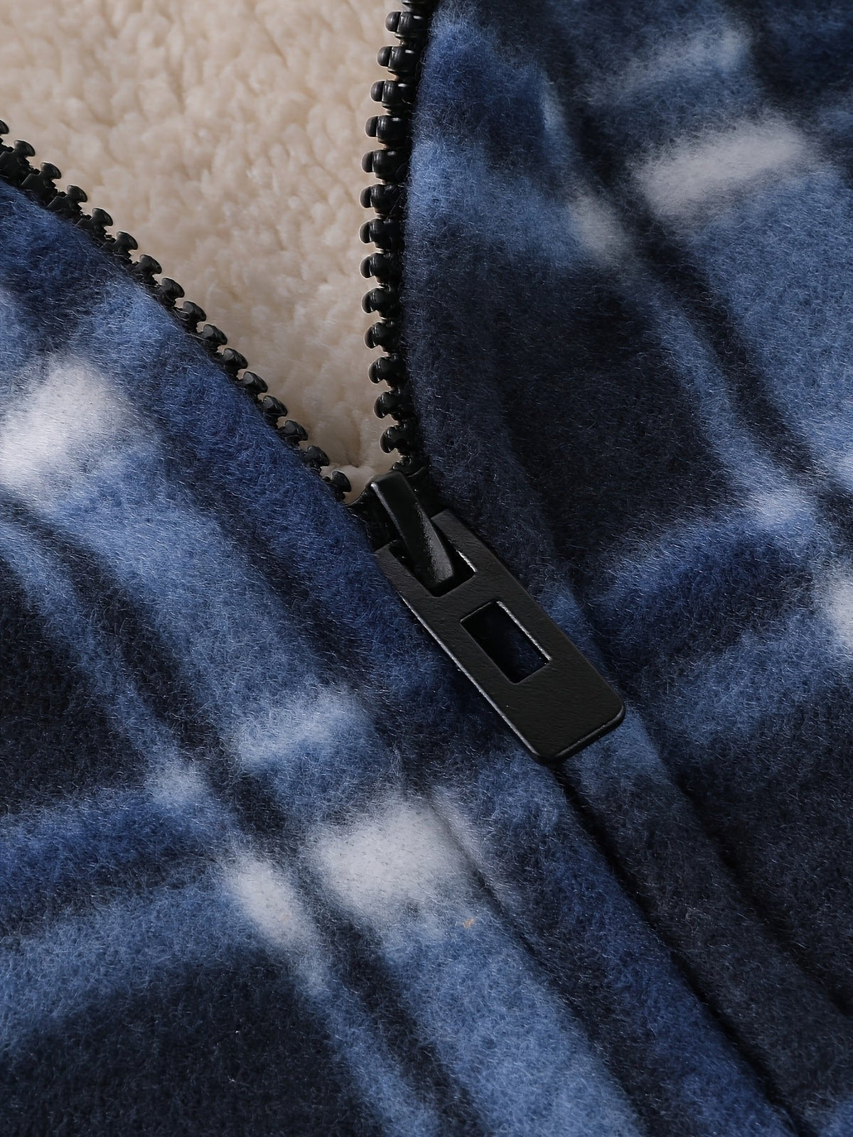 Declan | Zip-Up Hooded Jacket – Cozy Plaid Design for Men