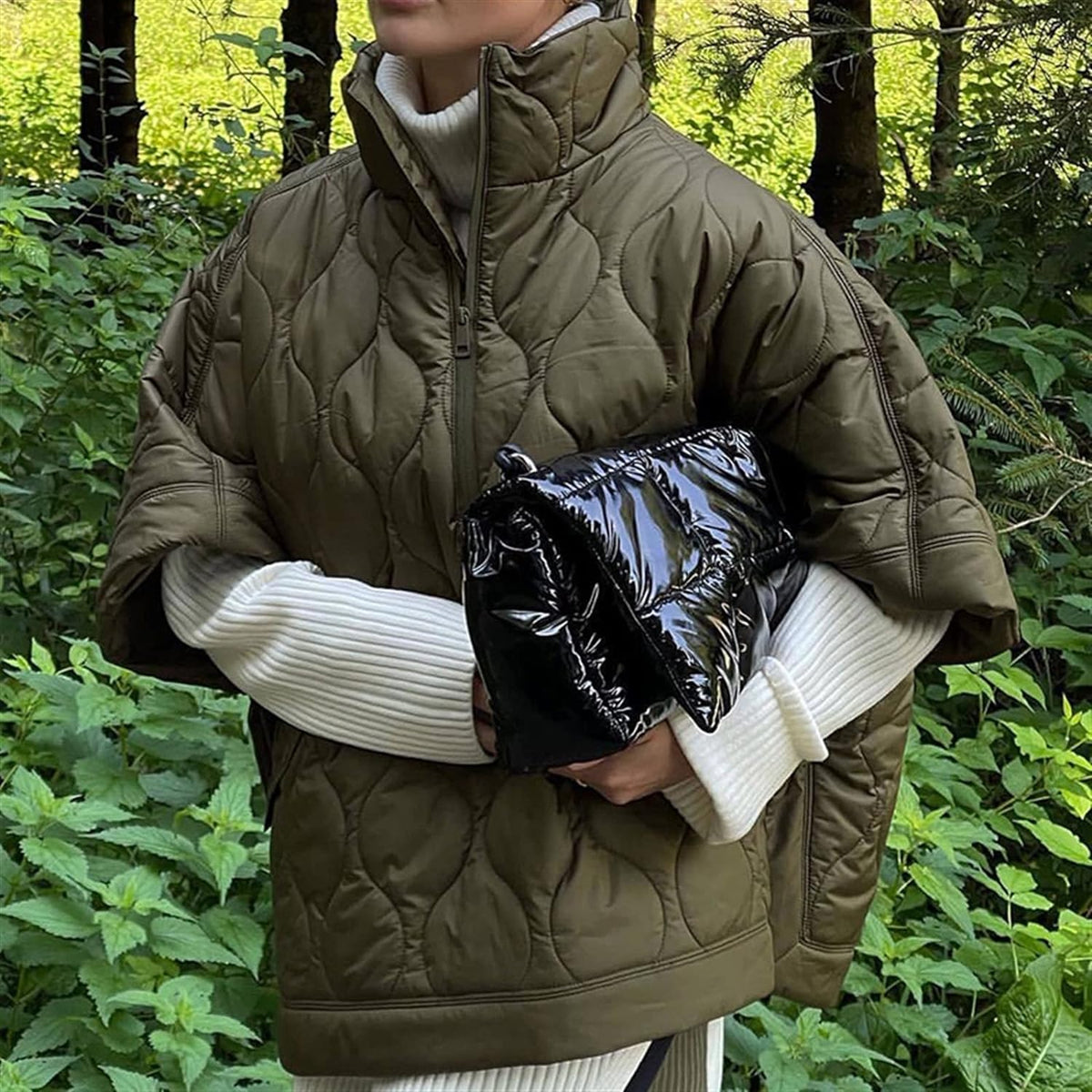 Mila | Warme und moderne Kurzarm Daunenjacke