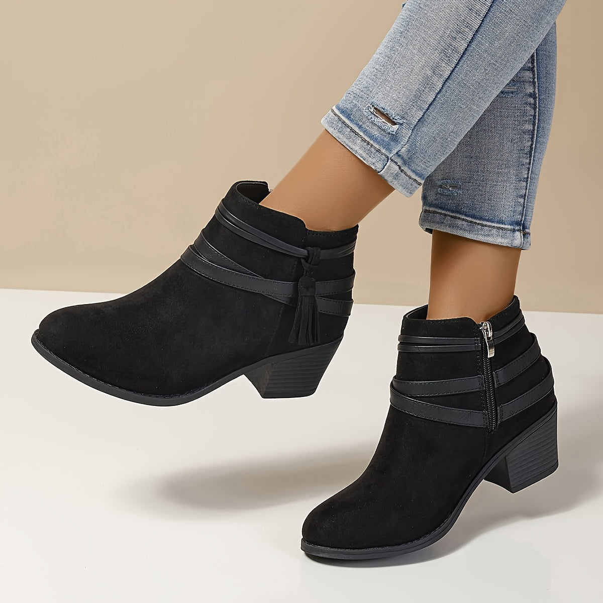 Lena | Charaktervolle Stiefeletten mit Quastenriemen und Blockabsatz